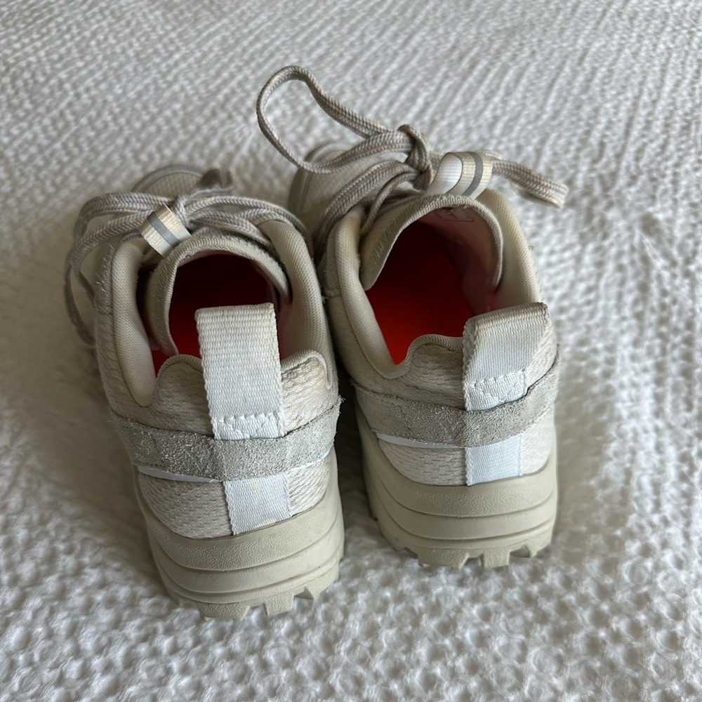 Veja Venturi Sneakers Women’s 5 - Picture 4 of 7